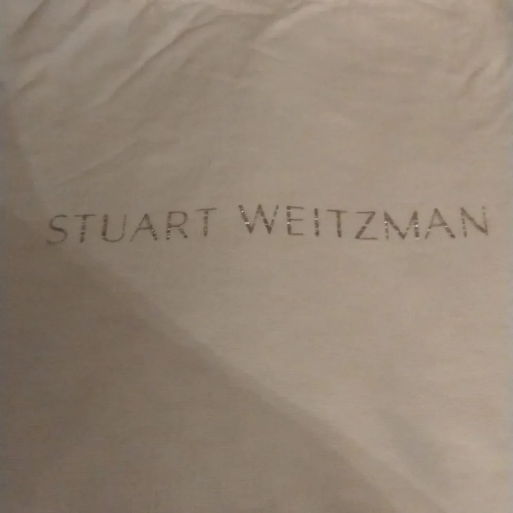 Stuart Weitzman    - Picture 2 of 3